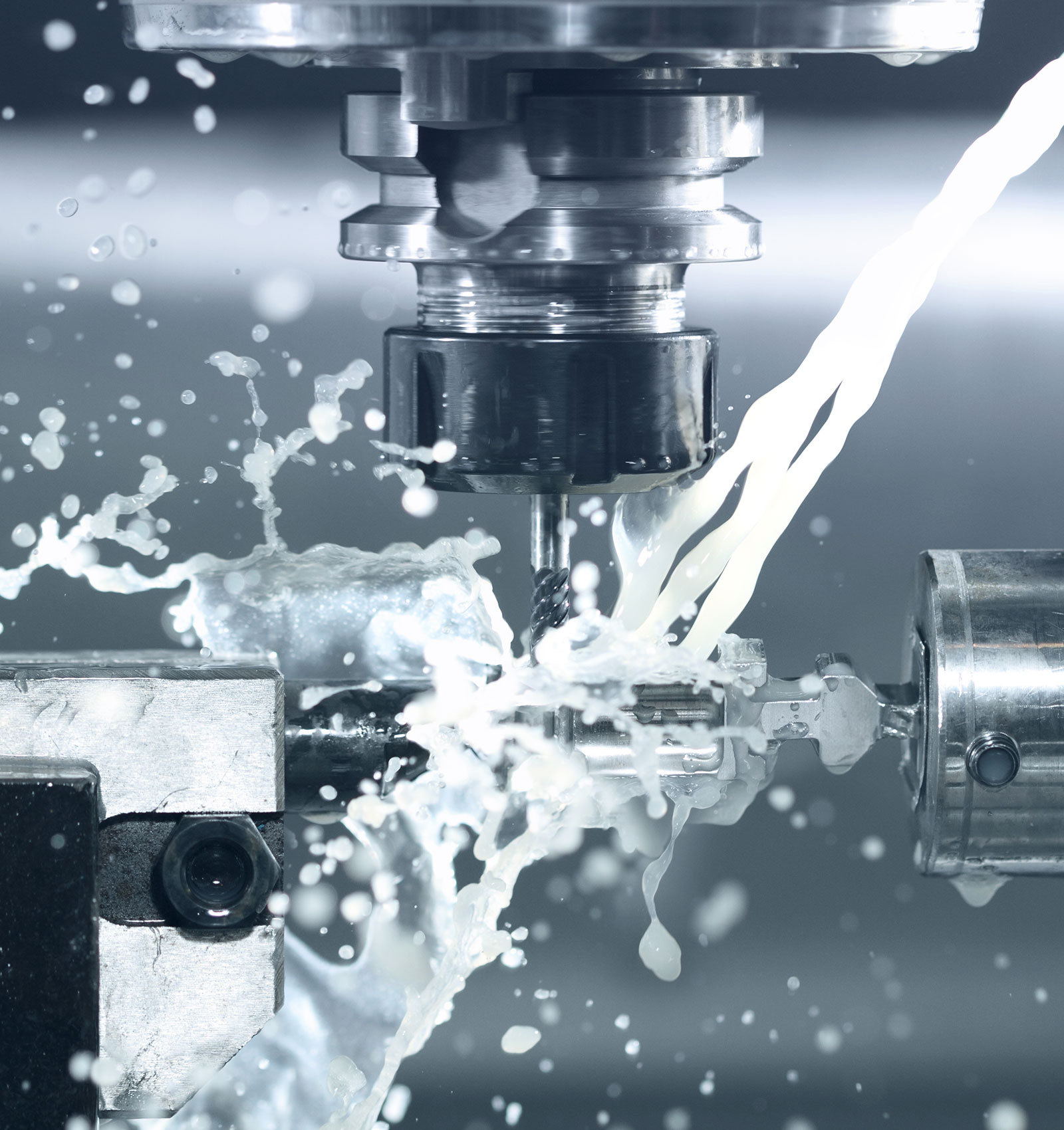 Service-Surface treatment and alu machining-cnc-machine.jpg